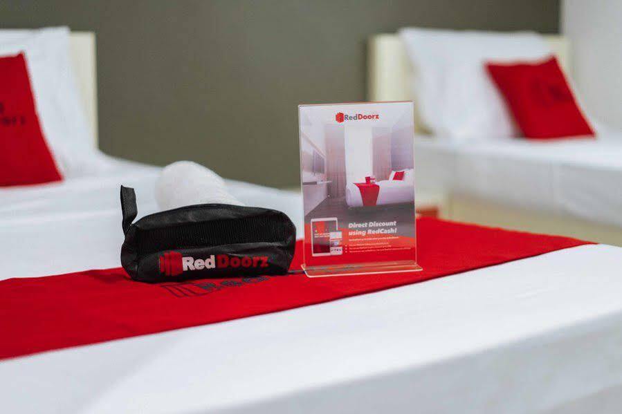 Reddoorz Plus @ Roxas Street Davao City Exteriér fotografie